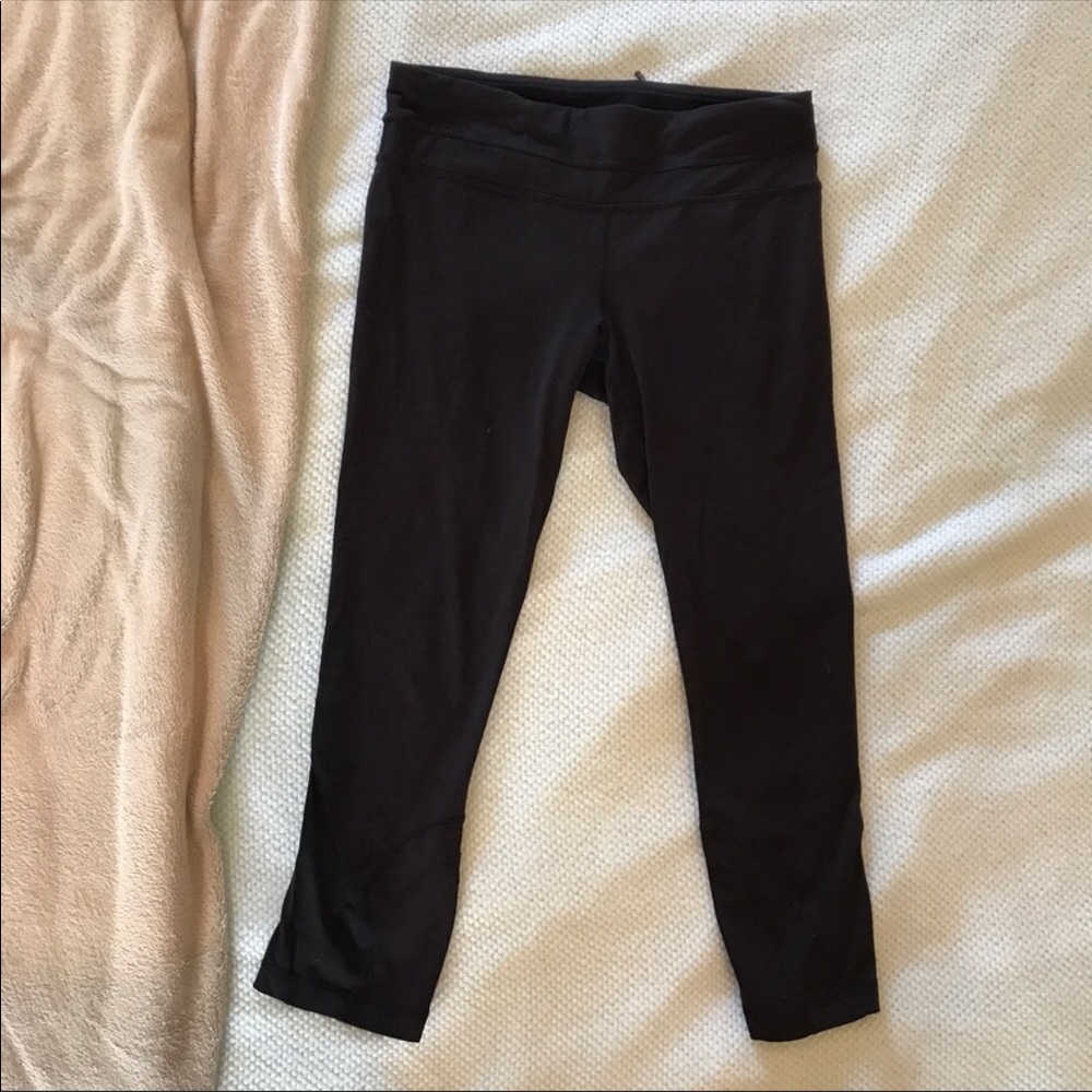 Lululemon Black crop leggings. Size 6